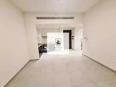 Spacious luxurious lush 1bhk apartment 1 bathroom kitchen appliances laundry room huge balcony