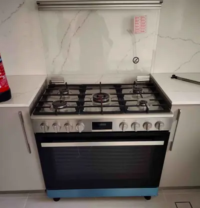 BOSCH Latest Model 5-Burner Full Gass With Fan Oven Cooking Range 90x60 CM