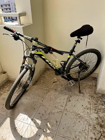 Phoenix mountain bike - 26" Shimano Deore gears & breaks, Maxxis wheels, good condition