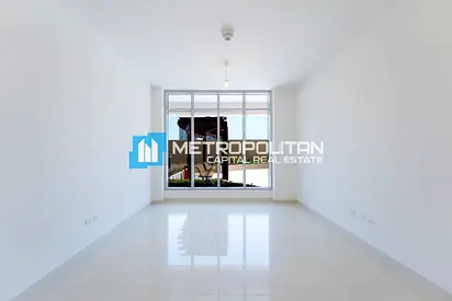 Modern Studio | High End Finishes | Rented Unit