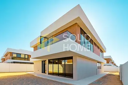 Luxury Ready villa | Full Privacy | Prime location