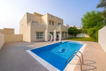 Type 9 | Exclusive | Single Row | Private Pool