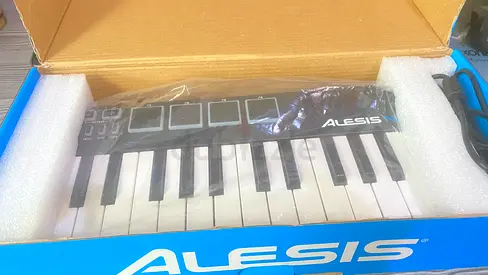 Alesis 25-Key USB MIDI Keyboard Controller - Like New in Box