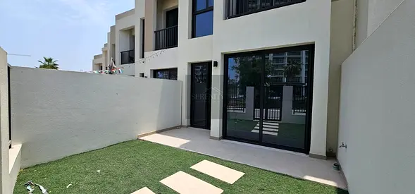MODERN LIVING | UNFURNISHED | SERENE COMMUNITY VIEW