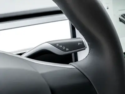 2021 Tesla MODEL 3 — миниатюра 11