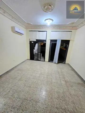 BIG SIZE STUDIO APARTMENT AVAILABLE AT OPPOSITE MADINAT ZAYED WITH BIG SIZE BALCONY READY TO MOVE