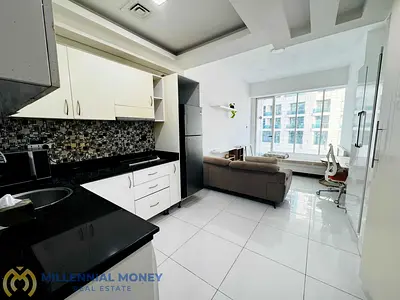 Vacant | 1st floor | Pet free building | Unfurnished |