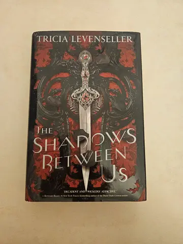 Trisha Levenseller- the shadows between us fantasy book