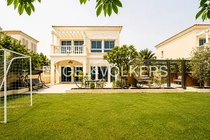 Fully Upgraded | Furnished | Quiet | Vacant