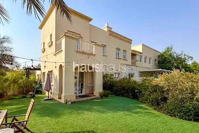 Exclusive | Large Corner Plot | Upgraded 4E
