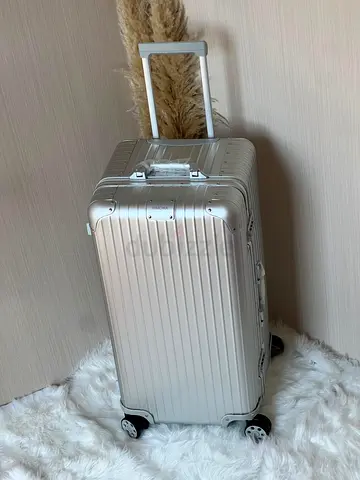 RIMOWA TRUNK SUITCASE IN SILVER