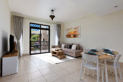Maison Privee - Stylish & Spacious Apartment in Downtown Dubai