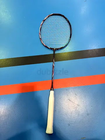 Yonex Astrox 100ZZ Kurenai 4UG5