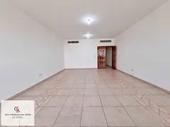 Amazing 3BHK | Parking | Cabinet | Near Mall
