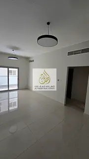 Two bedrooms, a living room, three bathrooms, a balcony, and built-in wardrobes. Second tenant. Annu