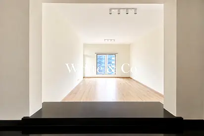 Spacious 1 Bed | Lake View | Unfurnished