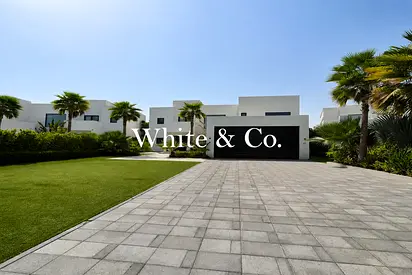 FULLY FURNISHED | RENOVATED | TURNKEY.
