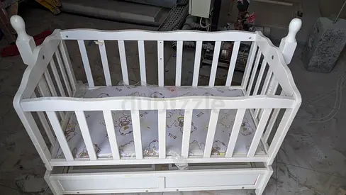 White Wooden Baby Crib with Mattress and Under-drawer - Good Condition