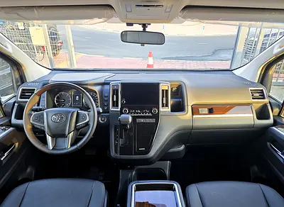 صورة 9 لـ 2025 Toyota GRANVIA