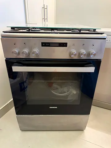 Siemens Free Standing Gas Cooker with Electric Oven
