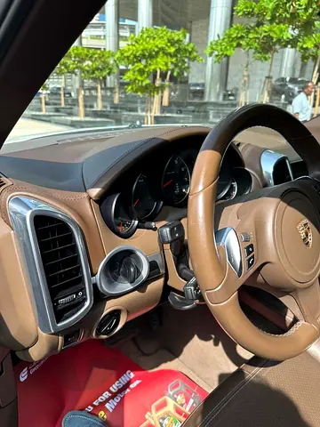 2011 Porsche CAYENNE 照片 2