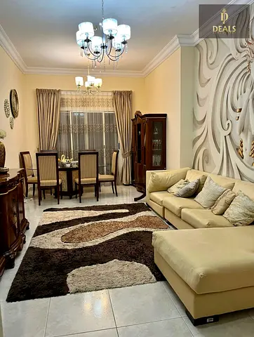 SPACIOUS FURNISHED FURNISHED APARTMENT/FREEHOLD/WITH PARKING