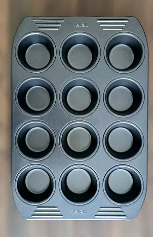 TEFAL Easy Grip 12 Muffins