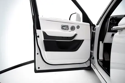 صورة 8 لـ 2019 ROLLS-ROYCE CULLINAN
