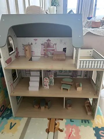 Doll house