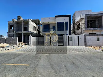 SUPER DISTRESS DEAL | LUXURIOUS 4 BEDROOMS VILLA | MODERN DESIGNED | STYLISH LAYOUT | ELITE LOCATION