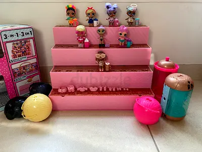 LOL Surprise Pop Up Store with 8 x Dolls and Accessories