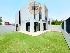 END CORNER UNIT NEAR TO ALL AMENITIES 4BR+MAID VILLA