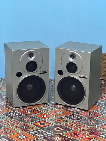 Vintage Technics SB-F6 3-Way Bookshelf Speakers (100W, 8-Ohm) — Excellent Condition( Japan)