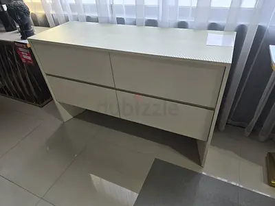 White 4-Drawer Modern Sideboard / Dresser in Good Condition
