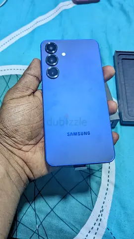 Samsung Galaxy S25 256gb ( brand new)