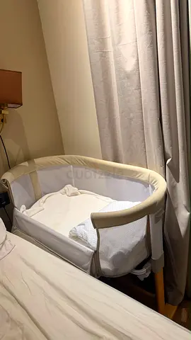 Bedside baby crib / Co-Sleeper- very good condition