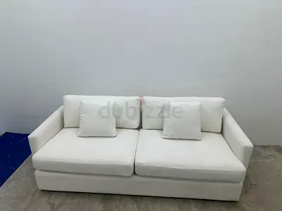 Looks like new condition crate&barrel Three seater sofa