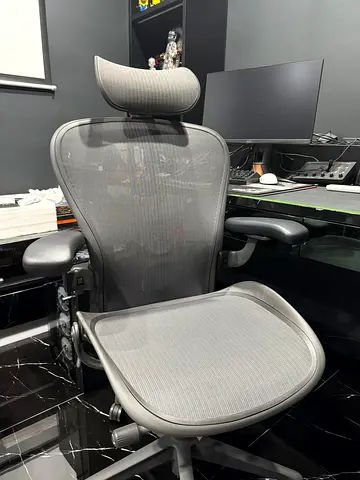 Herman miller Remastered size B fully loaded