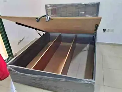 We are selling brand new hydraulic bed 150,190