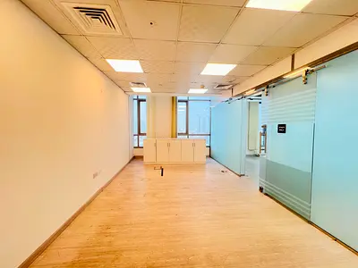 Fully Fitted With Glass Partition 1 Step to Metro Independent Office