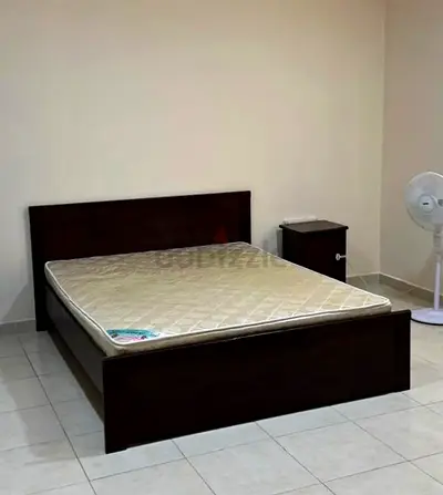 (Double bed)Set of dark wooden bed rails / long wooden planks (2 pieces)