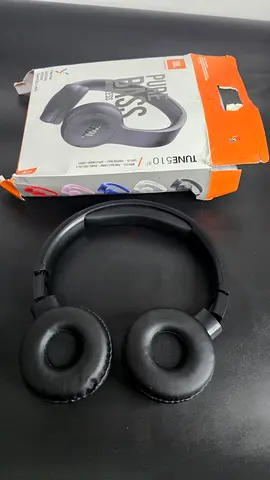Versatile JBL-Inspired Wireless Headphones