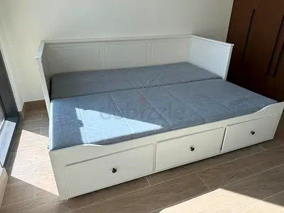 Ikea Hemnes Daybed frame with underneath storage drawers with mattresse in excellent condition.