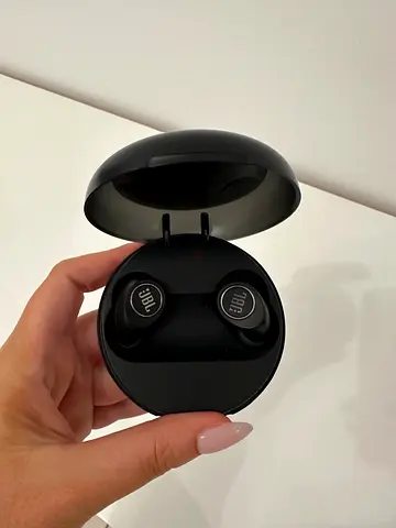 JBL Free X wireless earbuds headphones black