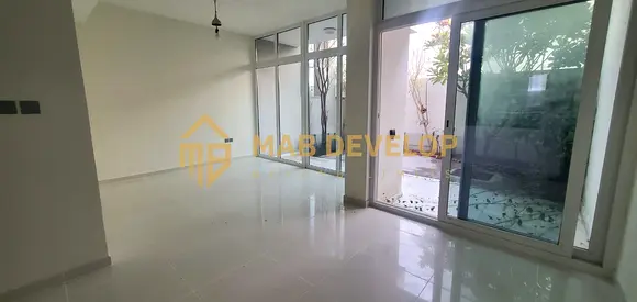 Vacant | Private Garden | Negotiable