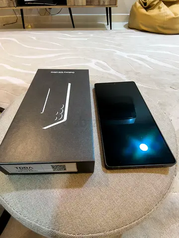 Samsung Galaxy S25 Ultra Jet Black 256GB - Excellent Condition with Box TDRA