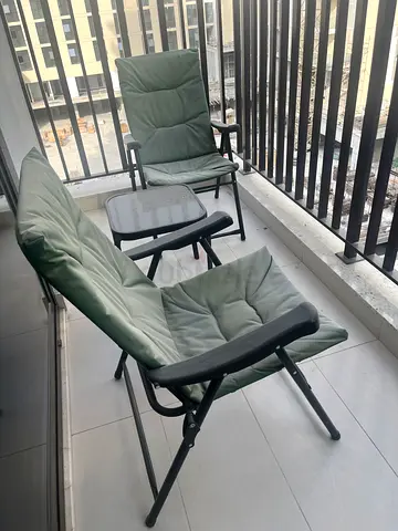 Outdoor balcony lounge chair set with footrest and side table - green