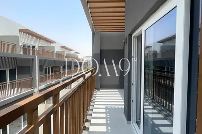 Vacant | Middle unit | Modern Design