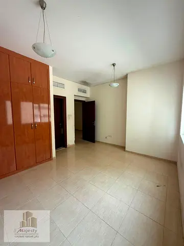 For rent: an apartment on Al Majaz Lake 3, Sharjah Emirate