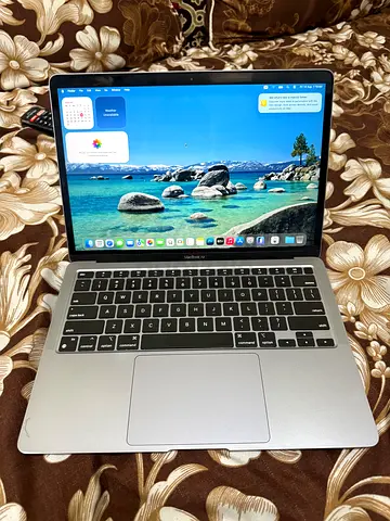 MacBook Air M1 8GB, 256GB neat & clean